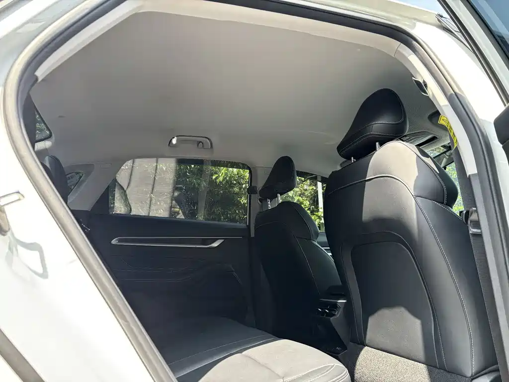 Emgrand 2025 4th Generation 1.5L CVT Dragon Edition купить на сайте DeffCars