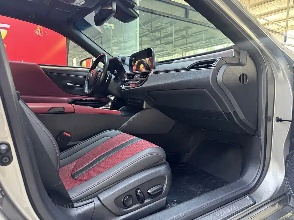 Lexus ES 2021 300h F SPORT купить на сайте DeffCars