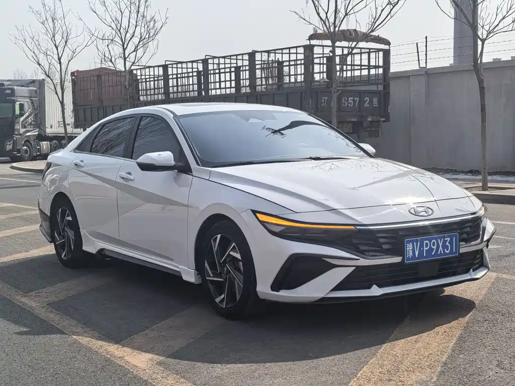Elantra 2023 1.5L CVT LUX Premium Edition купить на сайте DeffCars