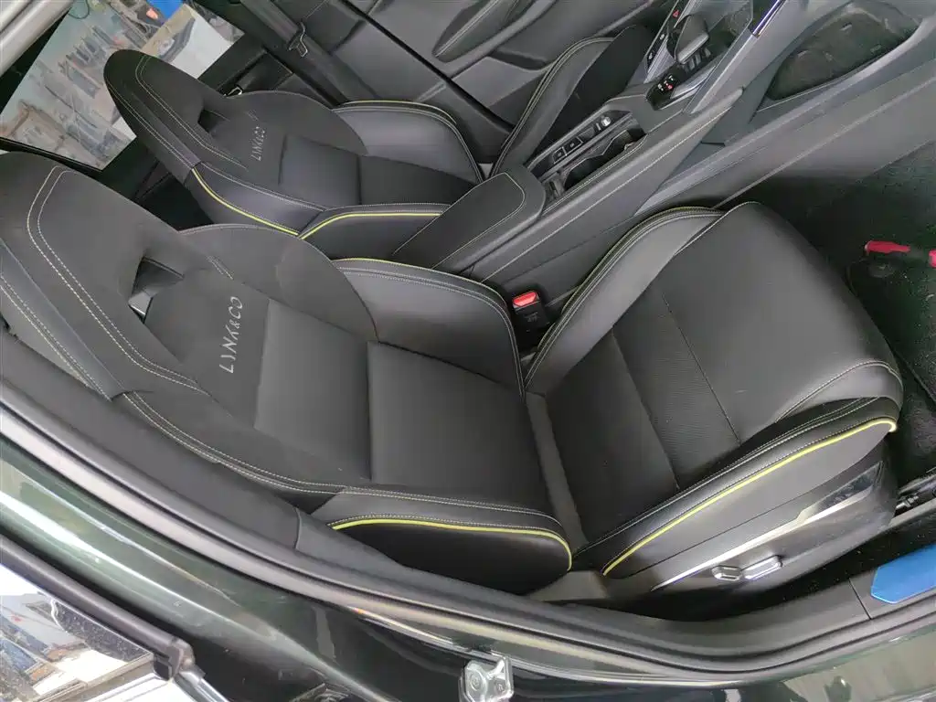 Lynk & Co 06 2023 Remix 1.5T Hero купить на сайте DeffCars