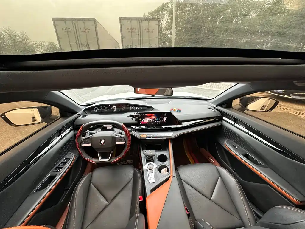 Changan UNI-V 2022 1.5T premium model купить на сайте DeffCars