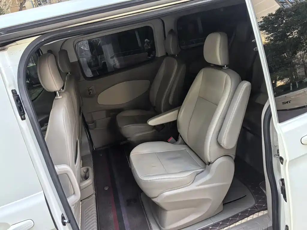 Tourio 2017 2.0T automatic refined version купить на сайте DeffCars