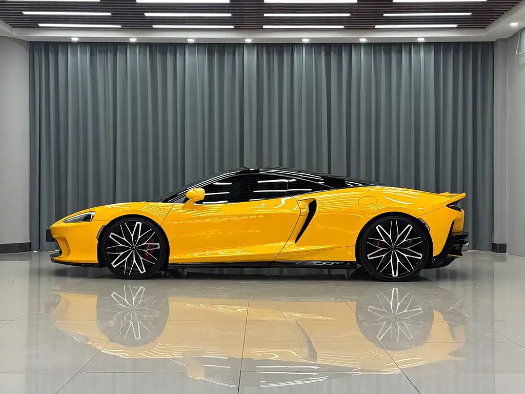McLaren GT 2022 4.0T standard model купить на сайте DeffCars