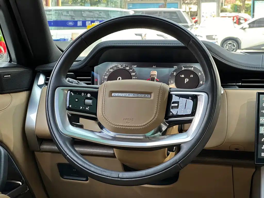 Range Rover 2024 3.0 L6 400PS Extended Edition, seven seats купить на сайте DeffCars