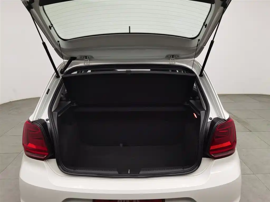 Polo 2018 1.5L manual safe driving model купить на сайте DeffCars