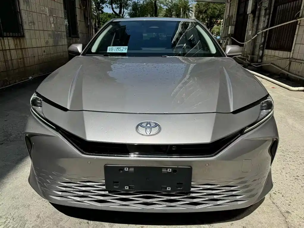 Camry 2024 2.0GVP Deluxe Edition купить на сайте DeffCars