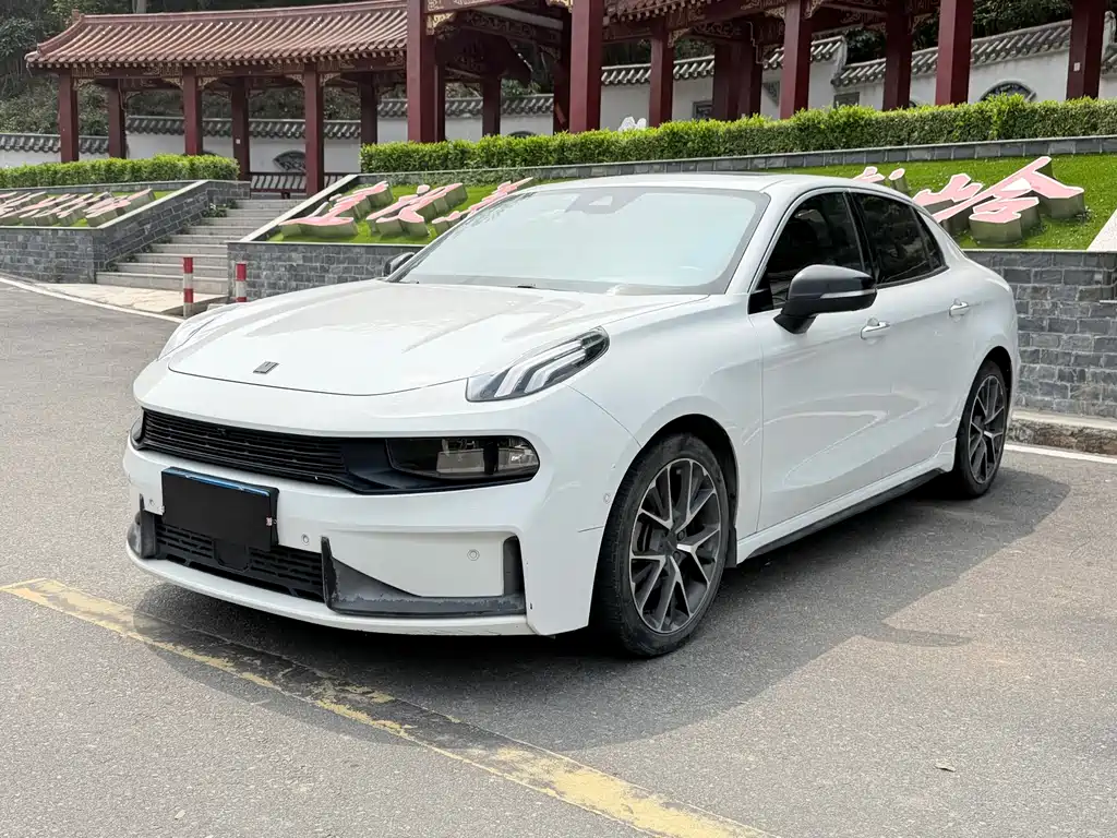 Lynk & Co 03 2019 2.0TD Automatic Pro Edition купить на сайте DeffCars