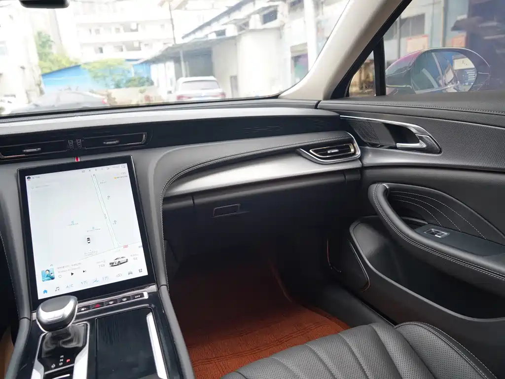 Hongqi H5 2024 2.0T Automatic Zhilianqichang Edition купить на сайте DeffCars