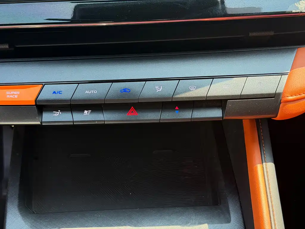 Changan UNI-V 2023 1.5T sports version купить на сайте DeffCars