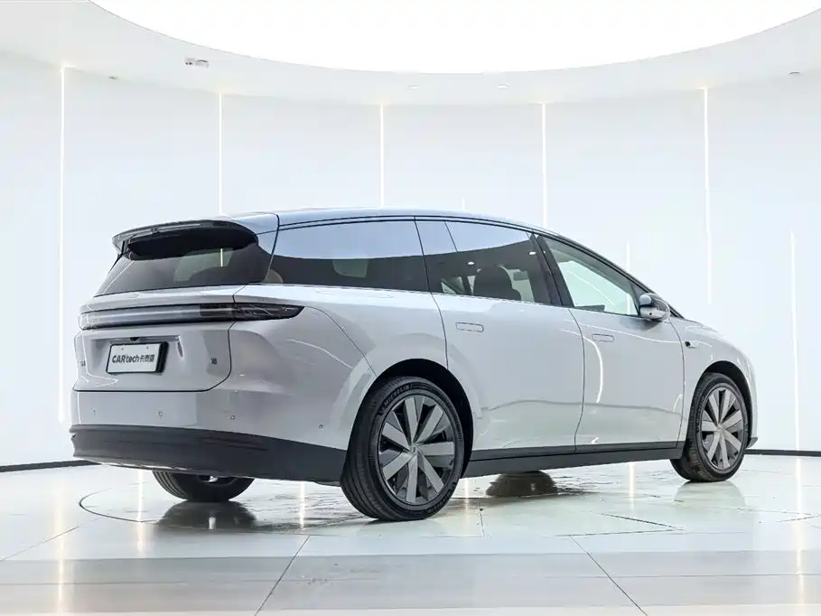 Ideal i8 2025 Standard Edition купить на сайте DeffCars