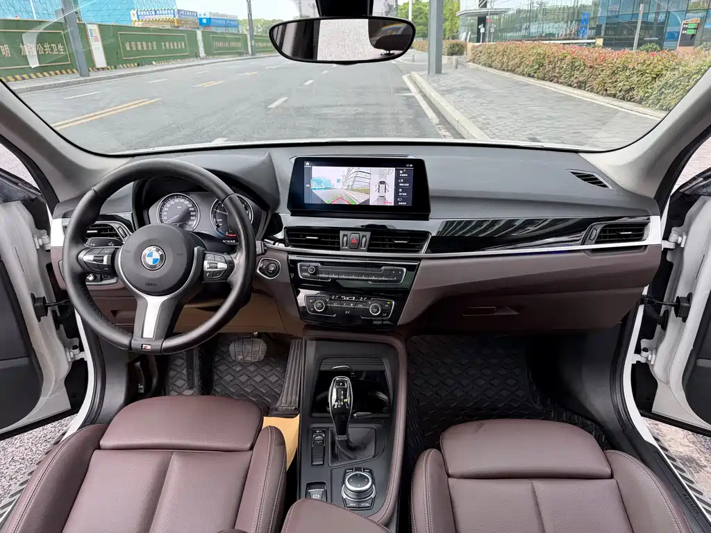 BMW X1 2021 facelift sDrive25Li leading model купить на сайте DeffCars