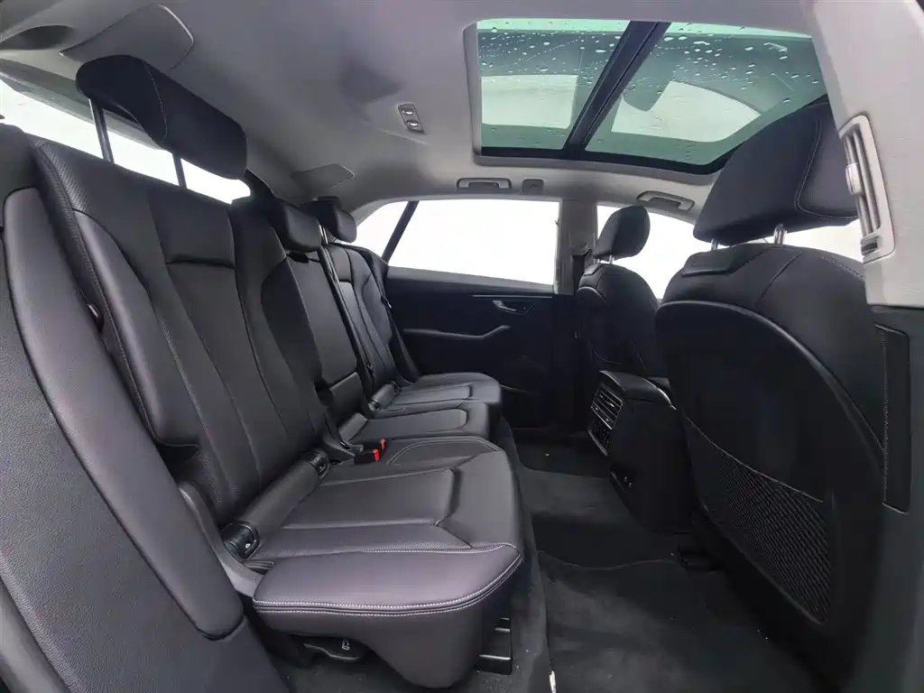Audi Q8 2024 55 TFSI luxury and dynamic model купить на сайте DeffCars