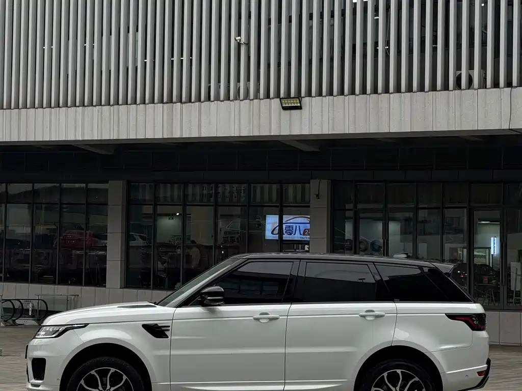 Range Rover Sport 2022 3.0 L6 Black Edition купить на сайте DeffCars