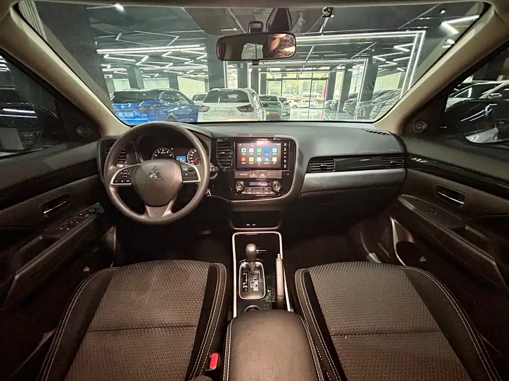 Outlander 2021 facelift 2.0L 2WD smooth version 5 seats купить на сайте DeffCars