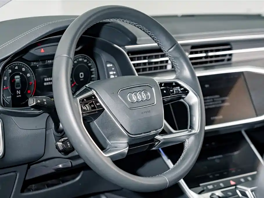 Audi A7L 2024 45TFSI S-line Dream Building Liquid Crystal Package купить на сайте DeffCars