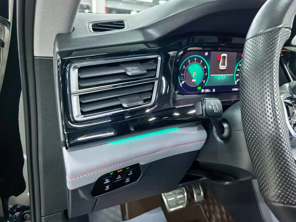 Touron 2024 Touron X 380TSI four-wheel drive Dragon Edition купить на сайте DeffCars