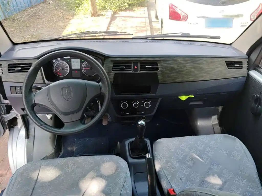 Hiace X30 2023 model 1.5L super luxury van 2/5 seats non-air conditioning version SWC15M купить на сайте DeffCars