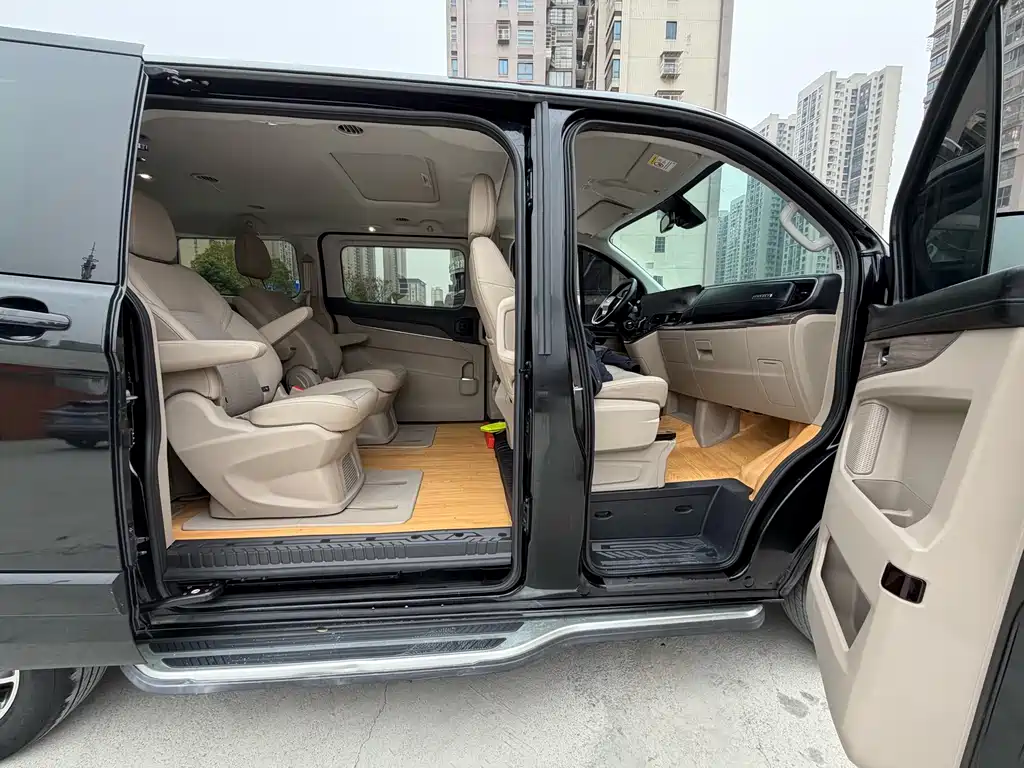 Tourio 2023 2.0T Automatic Exclusive Edition купить на сайте DeffCars