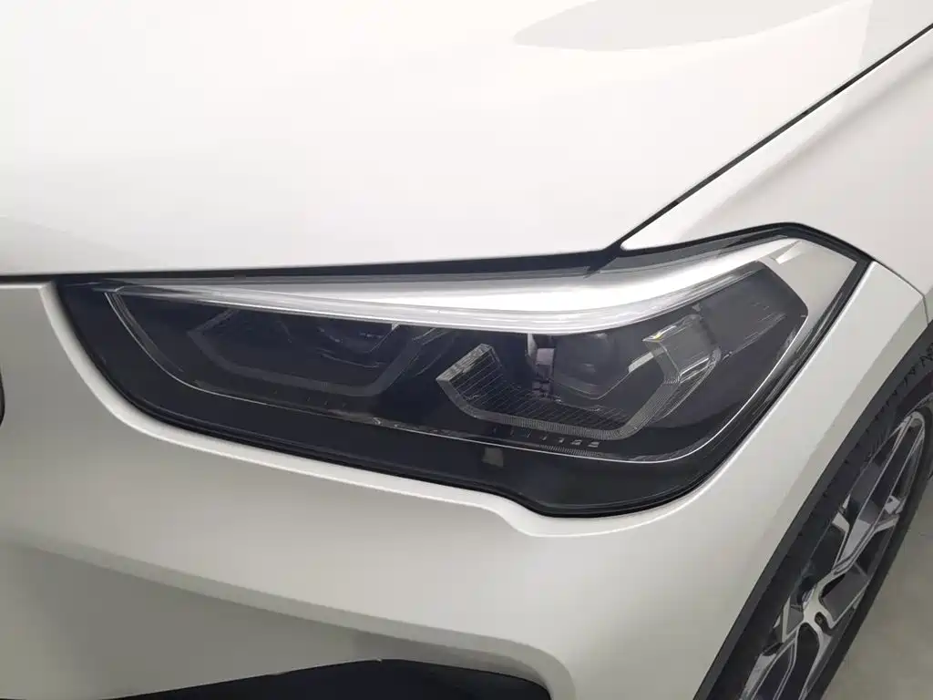 BMW X1 2022 sDrive25Li Leading Model купить на сайте DeffCars