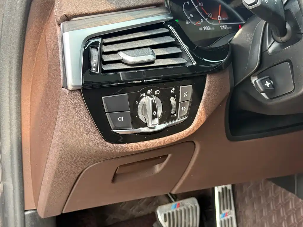 BMW 5 Series 2022 facelift 530Li leading M sports package купить на сайте DeffCars