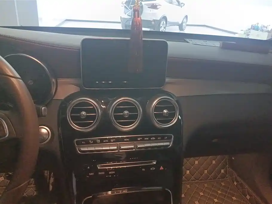 Mercedes-Benz GLC 2019 GLC 200 L 4MATIC купить на сайте DeffCars