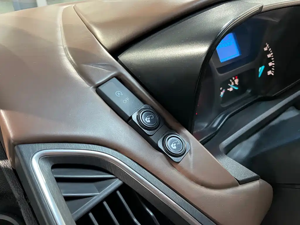 Tourio 2020 2.0T Automatic Elite Edition National VI купить на сайте DeffCars