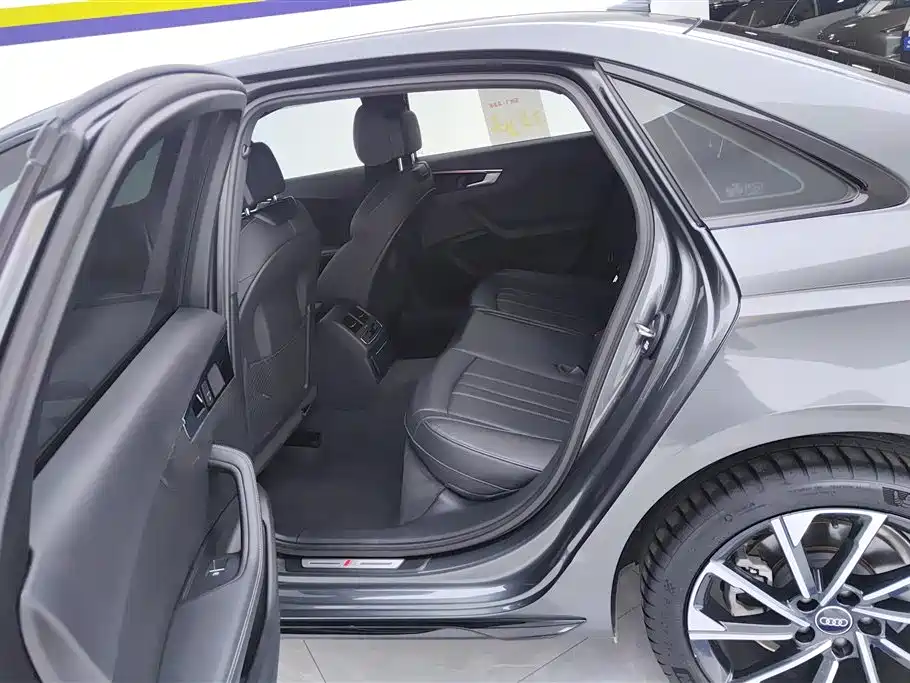 Audi A4L 2023 40 TFSI luxury and dynamic model купить на сайте DeffCars