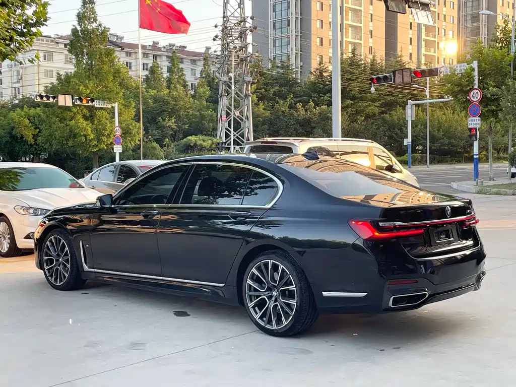 BMW 7 Series 2021 740Li Leading M Sports Package купить на сайте DeffCars
