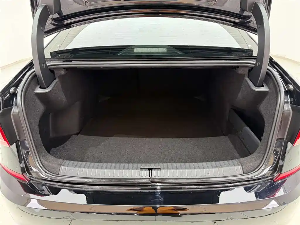 Passat 2023 facelift 330TSI Elite Edition купить на сайте DeffCars