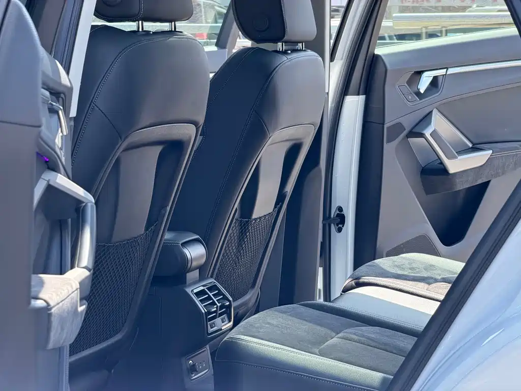 Audi Q3 2022 40 TFSI Fashionable and Dynamic купить на сайте DeffCars