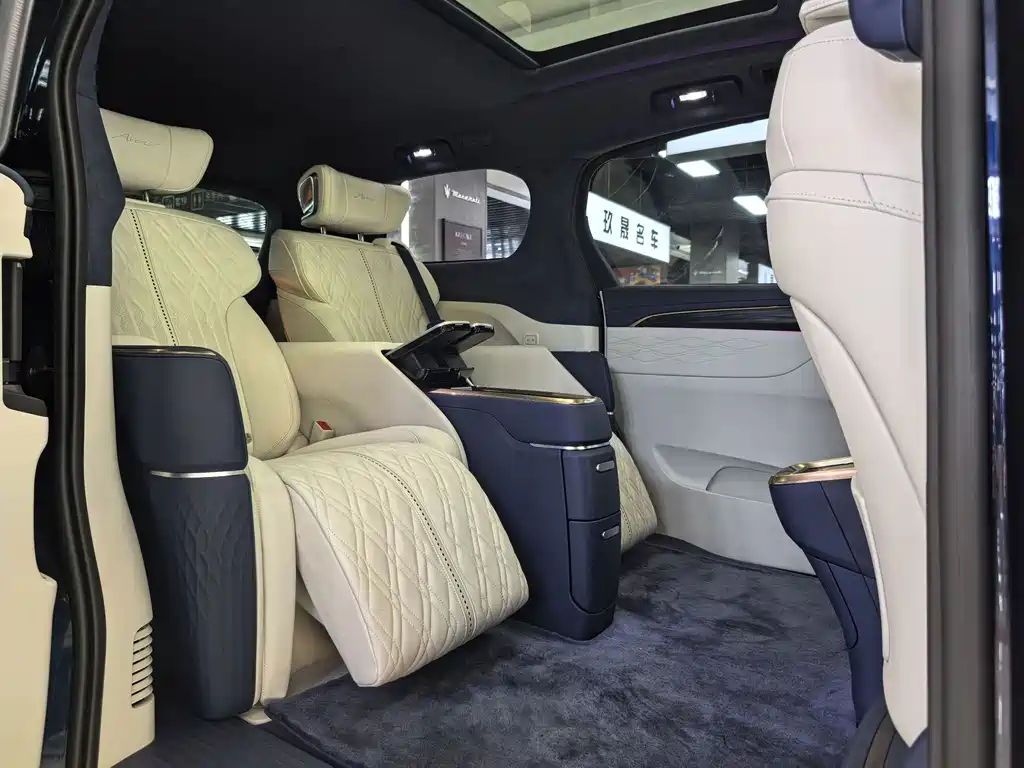 Buick GL8 2022 Avenir Four-seater Premium Edition купить на сайте DeffCars