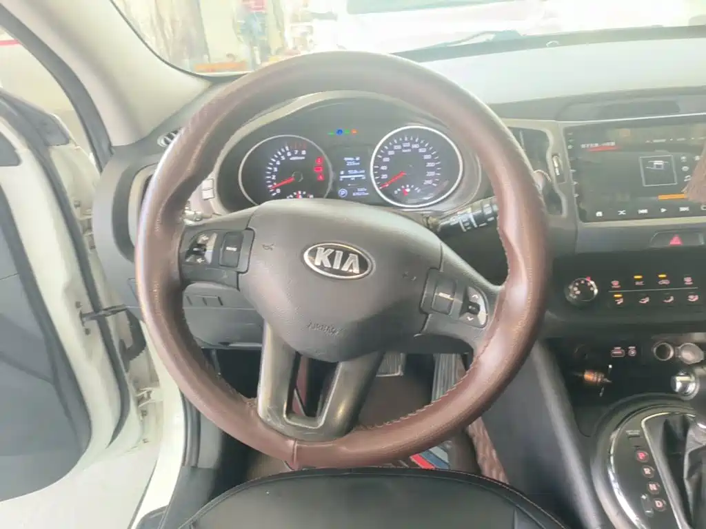 Zhipao 2016 2.0L automatic two-wheel drive version GL купить на сайте DeffCars