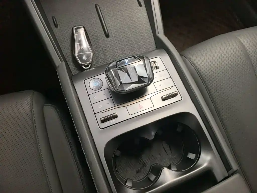 Qin L 2024 DM-i 80KM leading model купить на сайте DeffCars