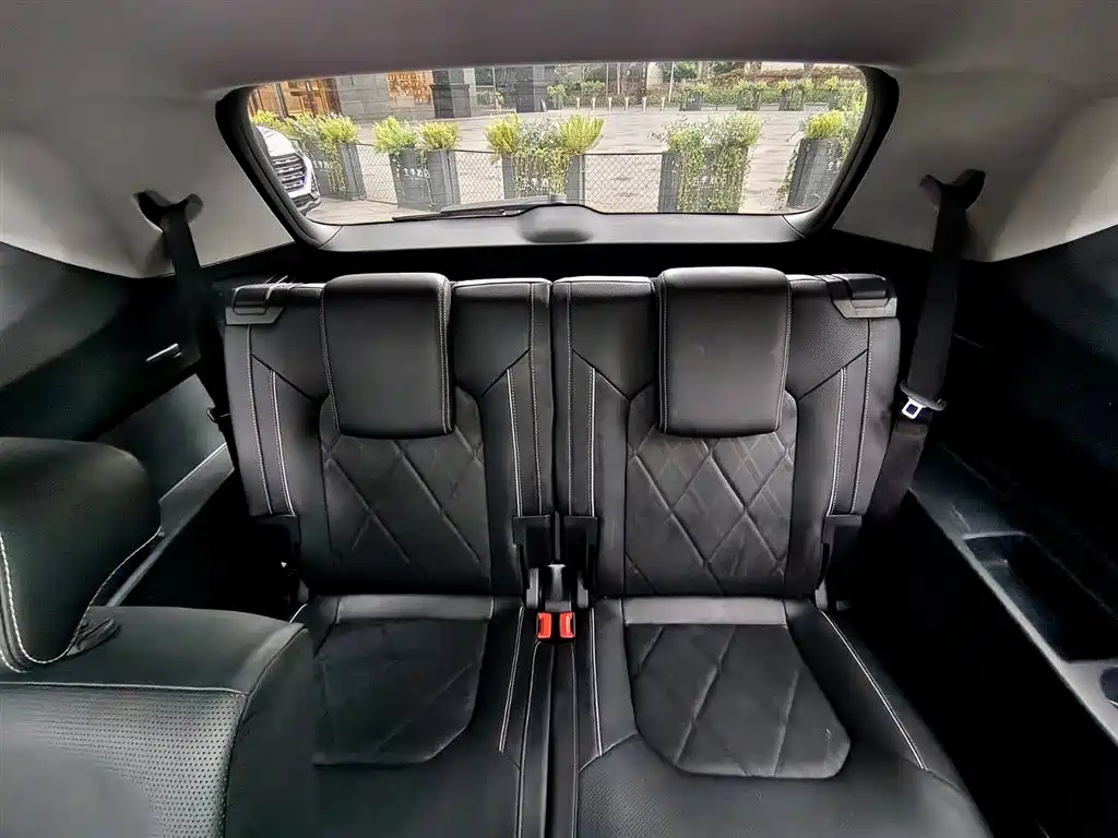 Touron 2024 530 V6 four-wheel drive luxury version купить на сайте DeffCars