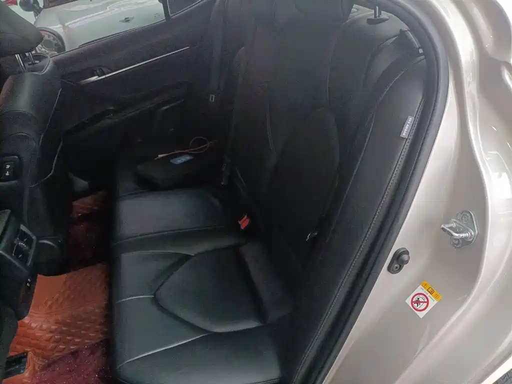 Camry 2018 2.5G Deluxe Edition купить на сайте DeffCars