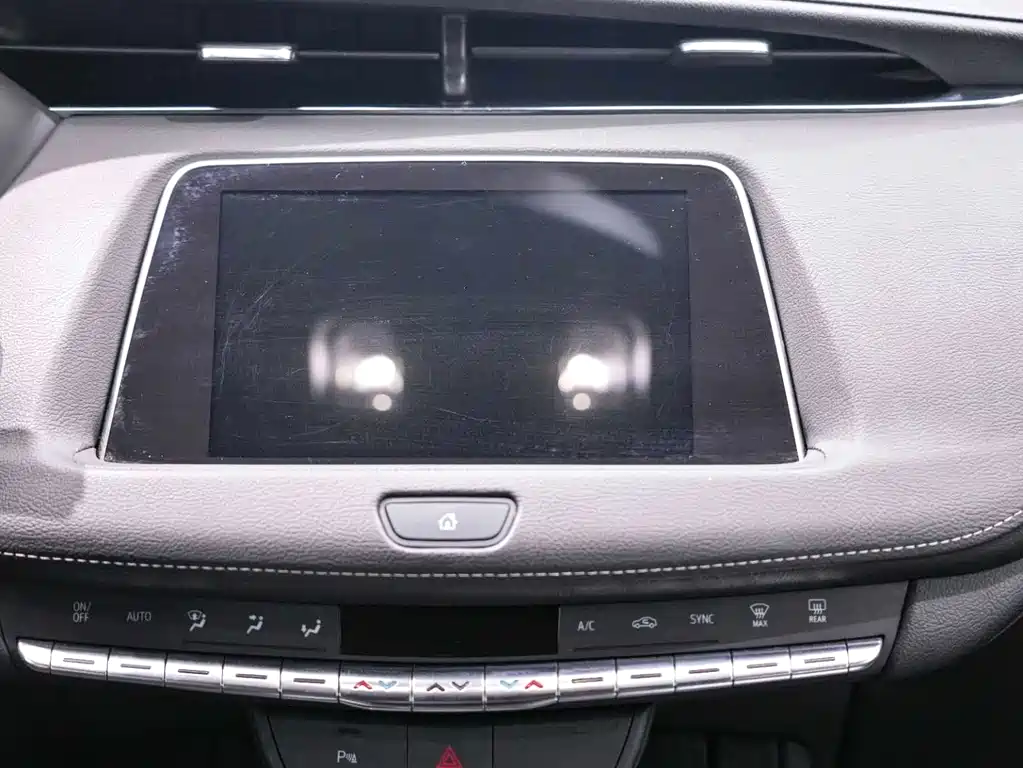 Cadillac XT4 2022 28T two-wheel drive fashion model купить на сайте DeffCars