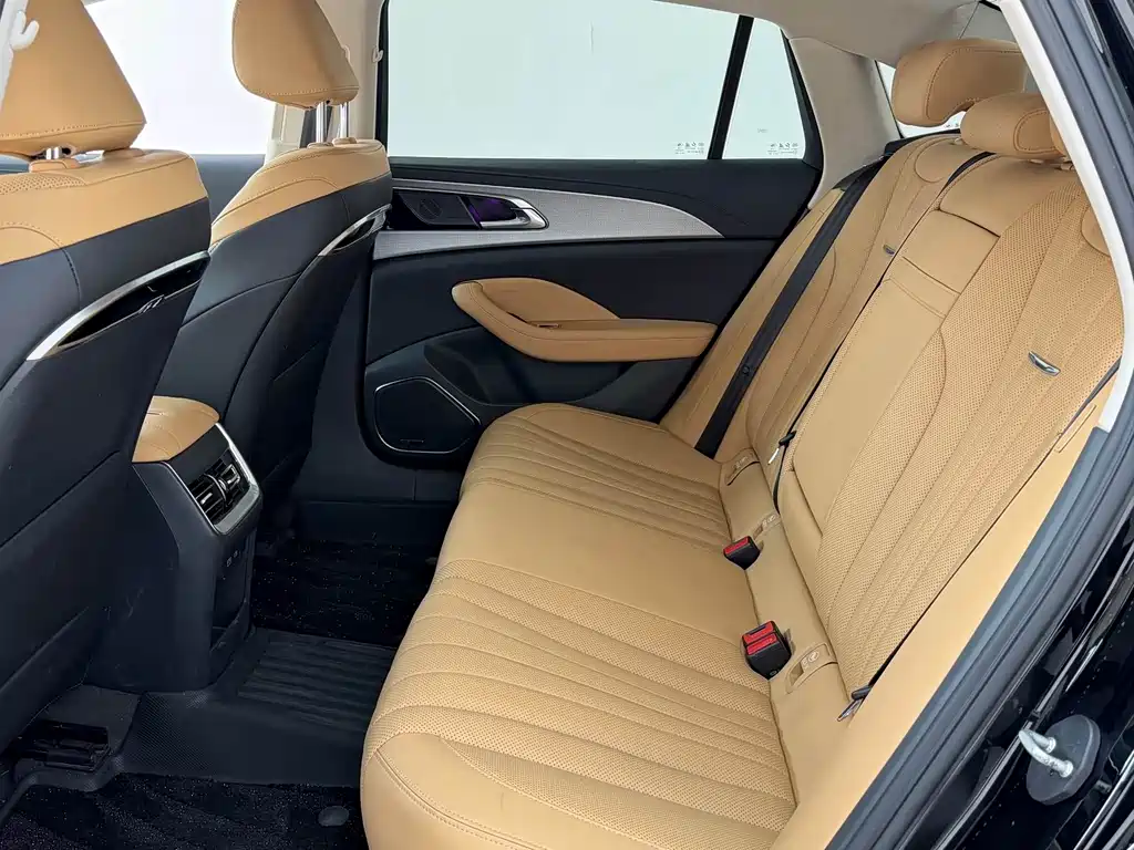 Hongqi H5 2023 2.0T Automatic Intelligent Connected Flag Edition купить на сайте DeffCars