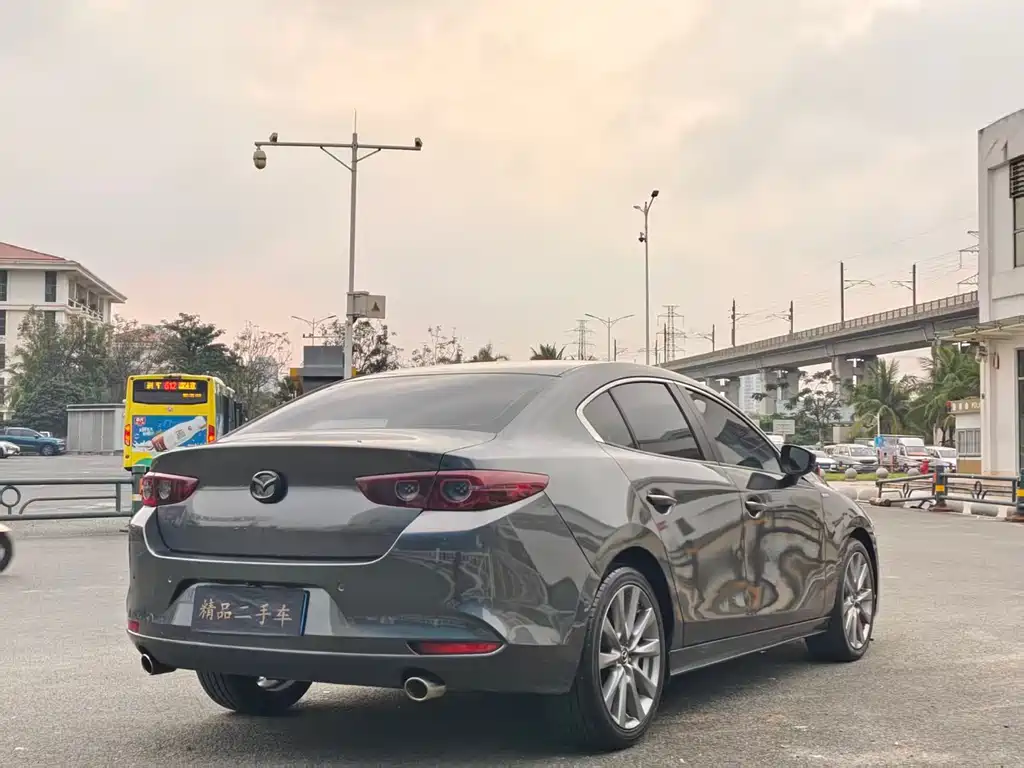 Mazda3 Angkesela 2020 2.0L Automatic Premium Edition купить на сайте DeffCars