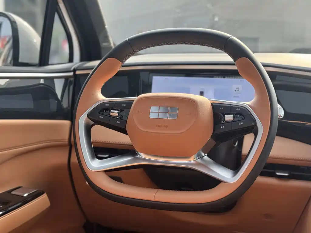 Galaxy L7 2025 EM-i 115km Discovery+ Edition купить на сайте DeffCars