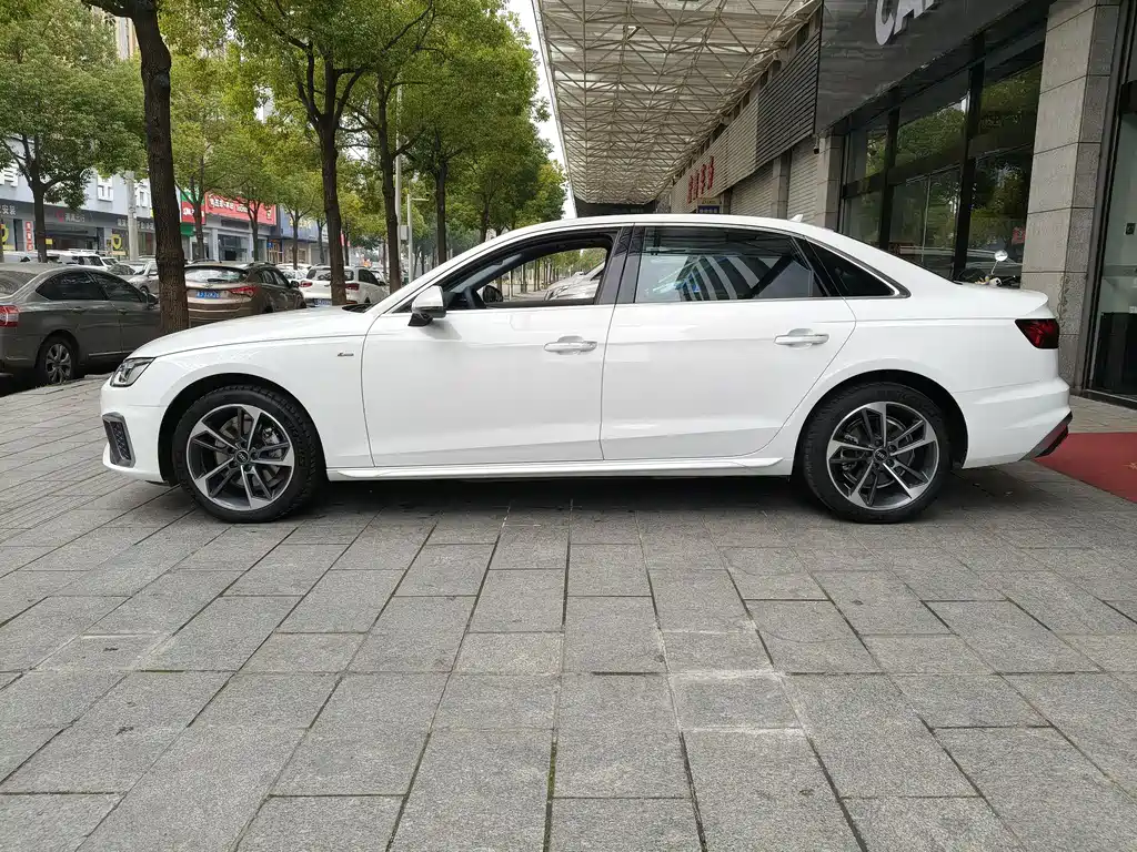 Audi A4L 2025 model 2 million Yuexiang version 40 TFSI fashionable and dynamic купить на сайте DeffCars