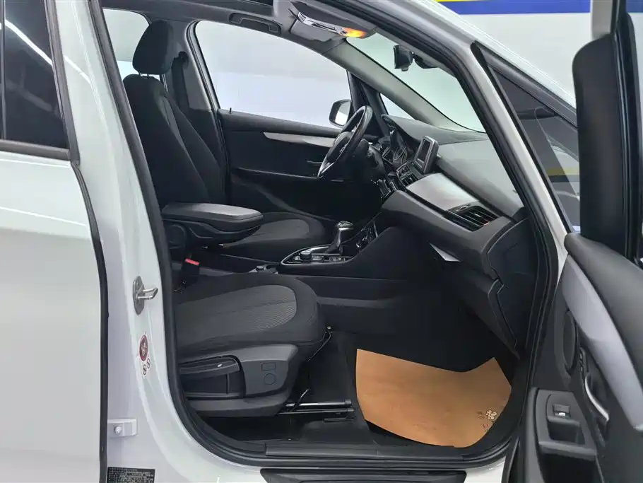 BMW 2 Series Station Wagon 2016 218i Fashion Model купить на сайте DeffCars