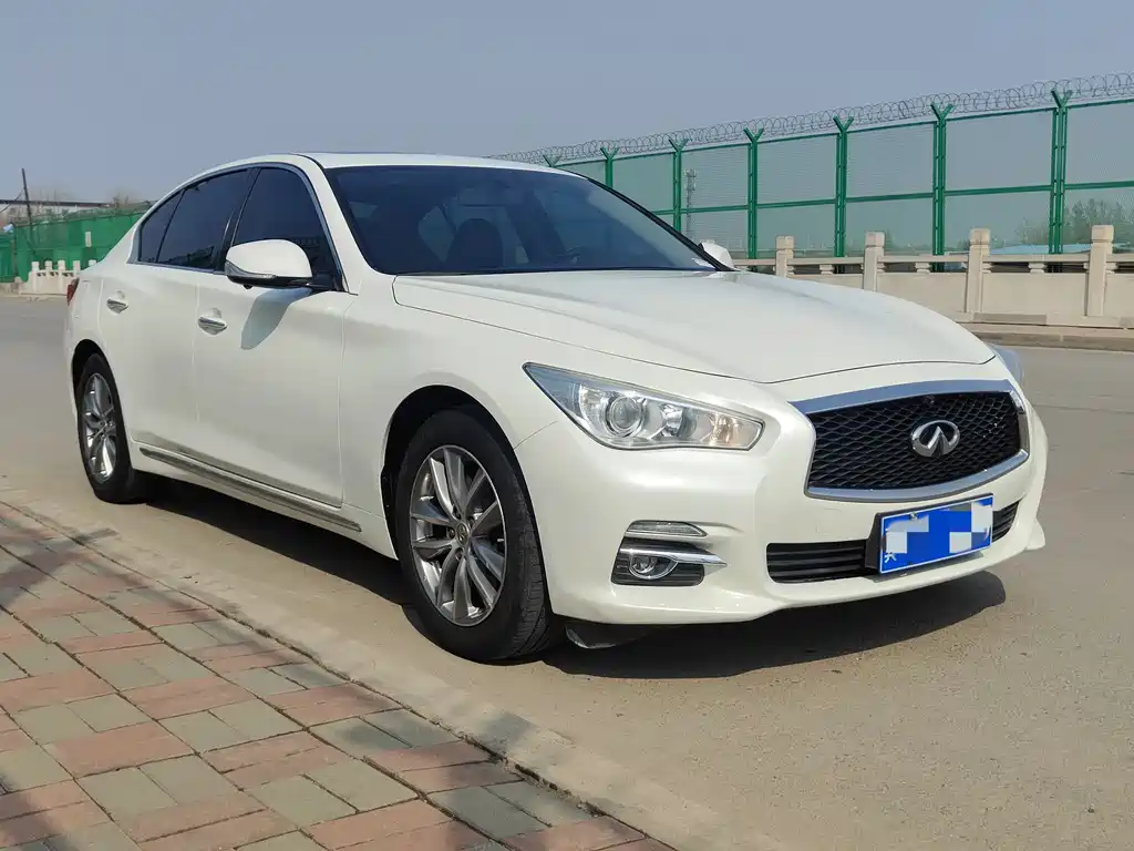 Infiniti Q50L 2016 2.0T Comfort Edition купить на сайте DeffCars