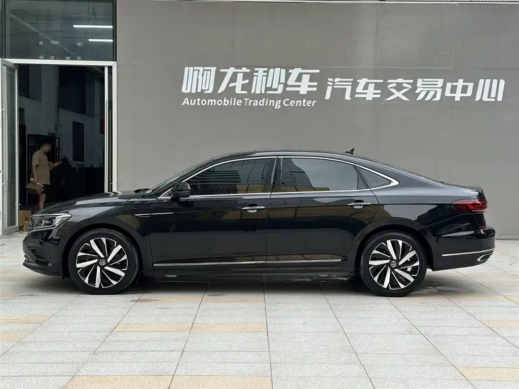 Passat 2023 facelift 330TSI luxury version купить на сайте DeffCars