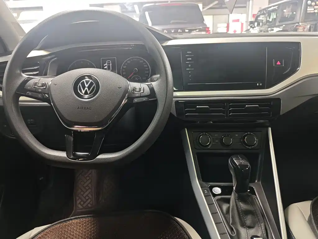 Polo 2021 Plus 1.5L Automatic Colorful Technology Edition купить на сайте DeffCars