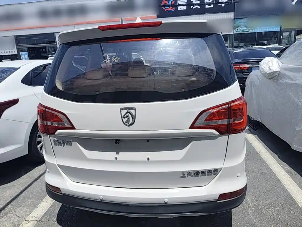Baojun 730 2016 facelift 1.5L manual standard 7 seats National V купить на сайте DeffCars