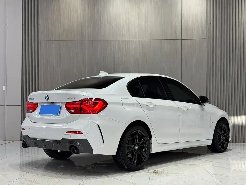 BMW 1 Series 2022 125i M Sports Night Edition купить на сайте DeffCars
