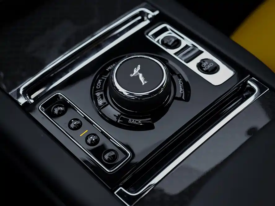 Cullinan 2020 Black Badge купить на сайте DeffCars