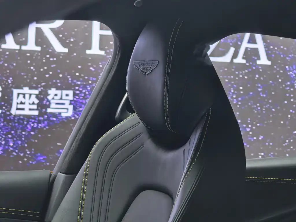Aston Martin DBX 2022 3.0T STRAIGHT-SIX купить на сайте DeffCars