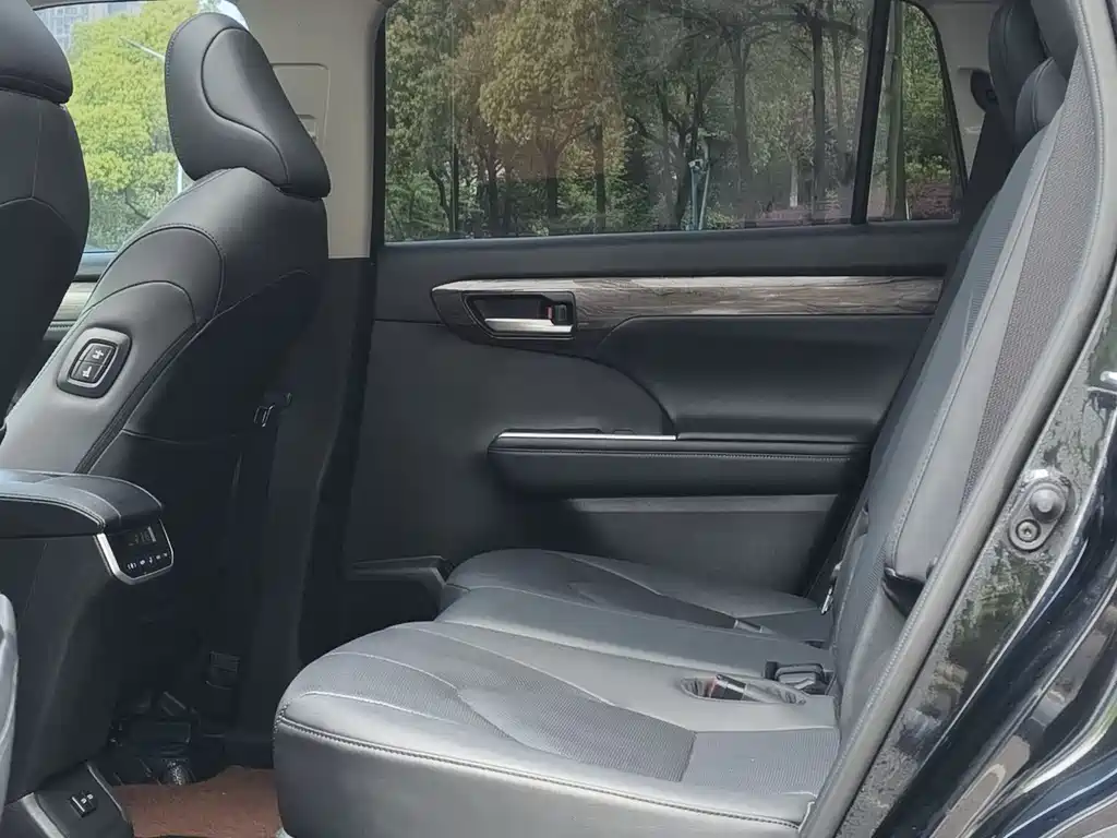 Highlander 2024 2.5L intelligent electric hybrid dual-engine four-wheel drive premium version 7 seats купить на сайте DeffCars