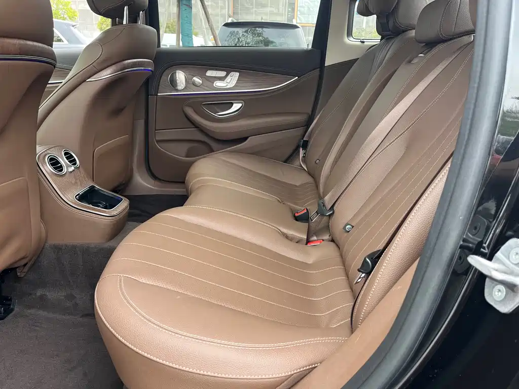Mercedes-Benz E-Class 2023 E 300 L Luxury Model купить на сайте DeffCars